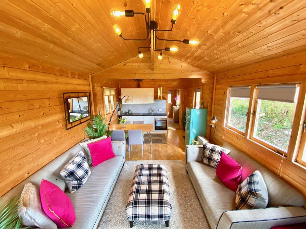 Yealm Cabin Self Catering Log Cabin In Devon With Hot Tub Plymouth Exterior foto